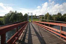 Jest to jeden z najdłuższych, zachowanych mostów drewnianych tego typu.